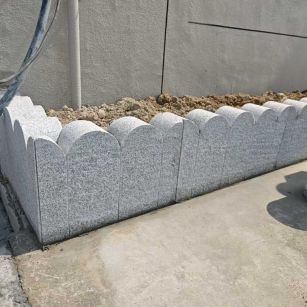 崇左 芝麻白花岗岩花边石铺装效果图