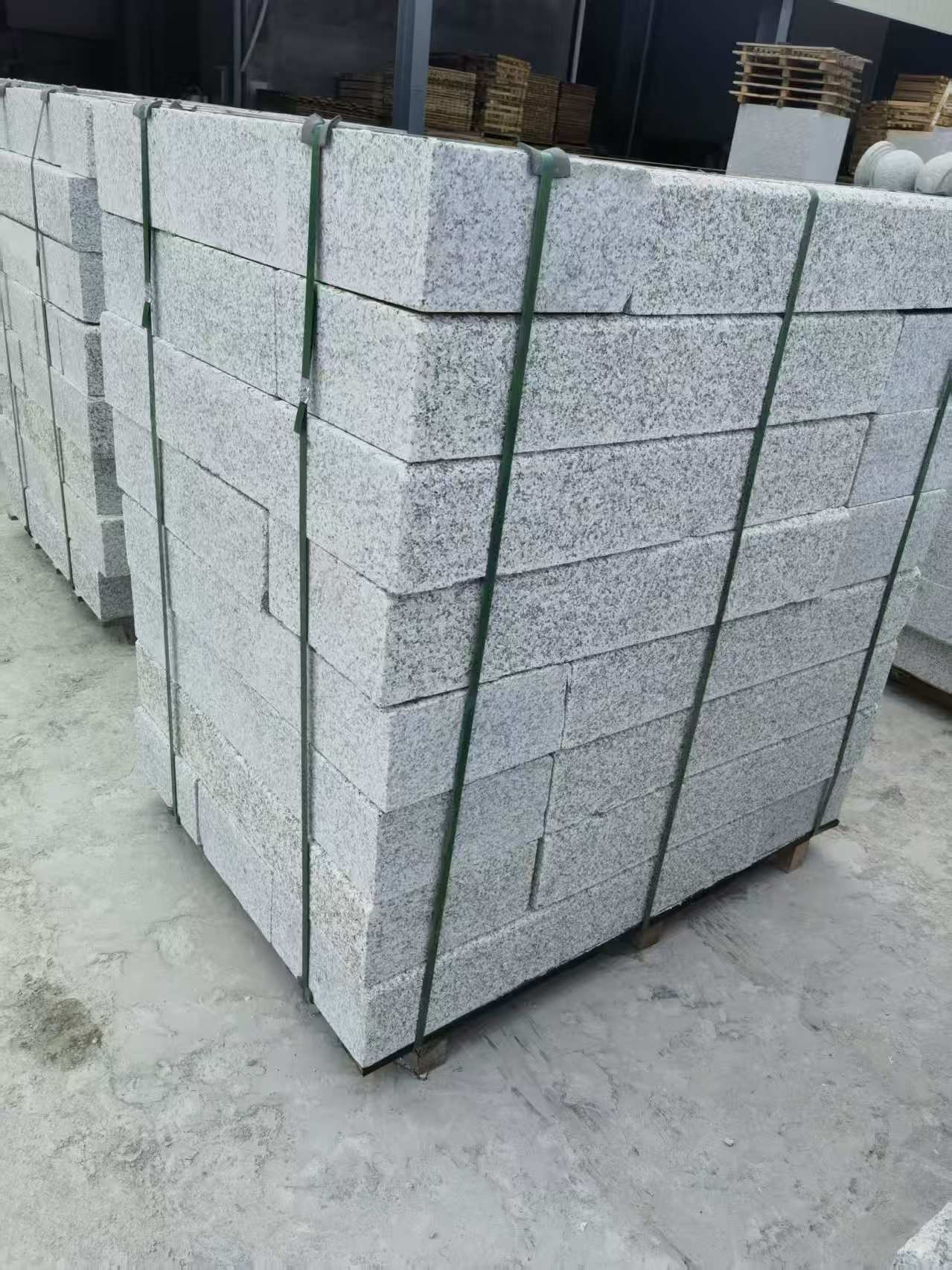 崇左 芙蓉白火烧两面路沿石