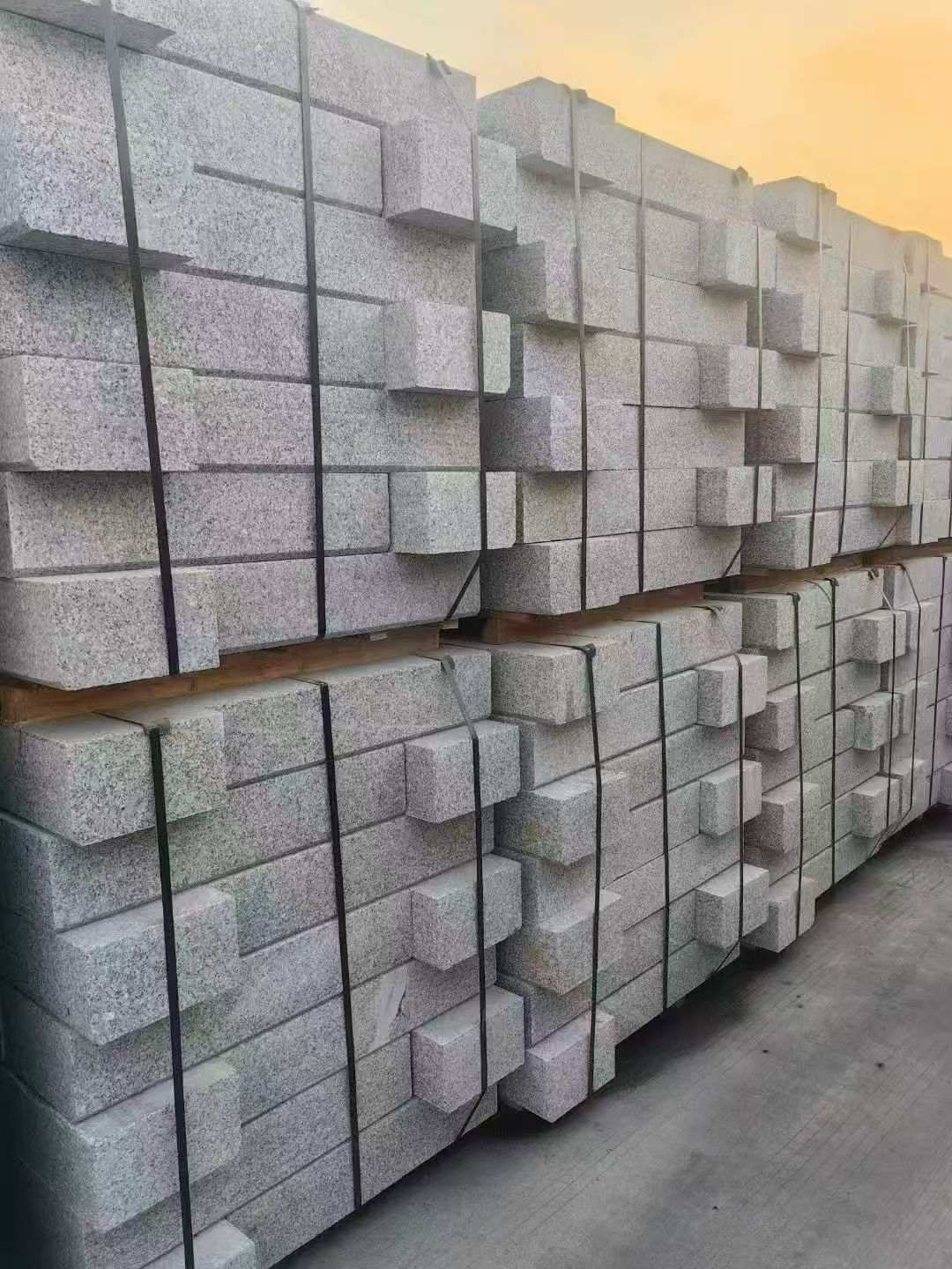 崇左 芝麻白路沿石