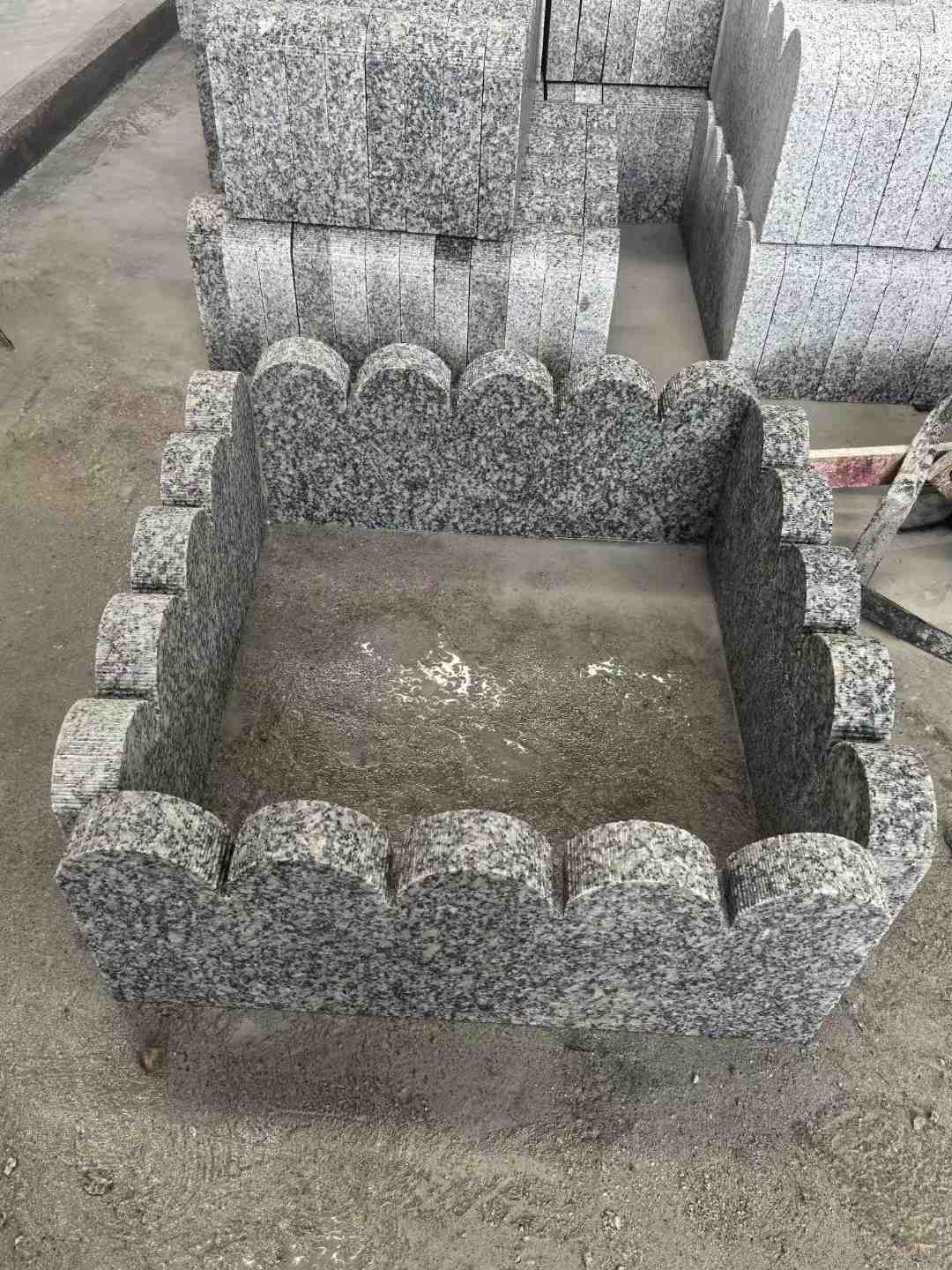 崇左 花边石、花坛围栏石、花池界石、菜园栅栏石、镶边石、波浪状界石介绍
