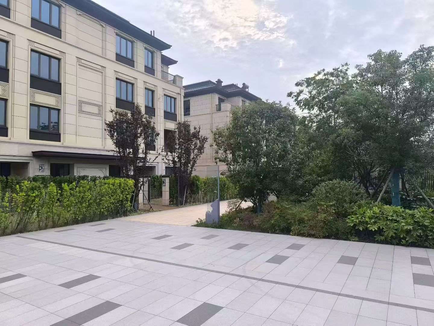 崇左 芝麻白与芝麻白搭配铺装，尺寸1200*600