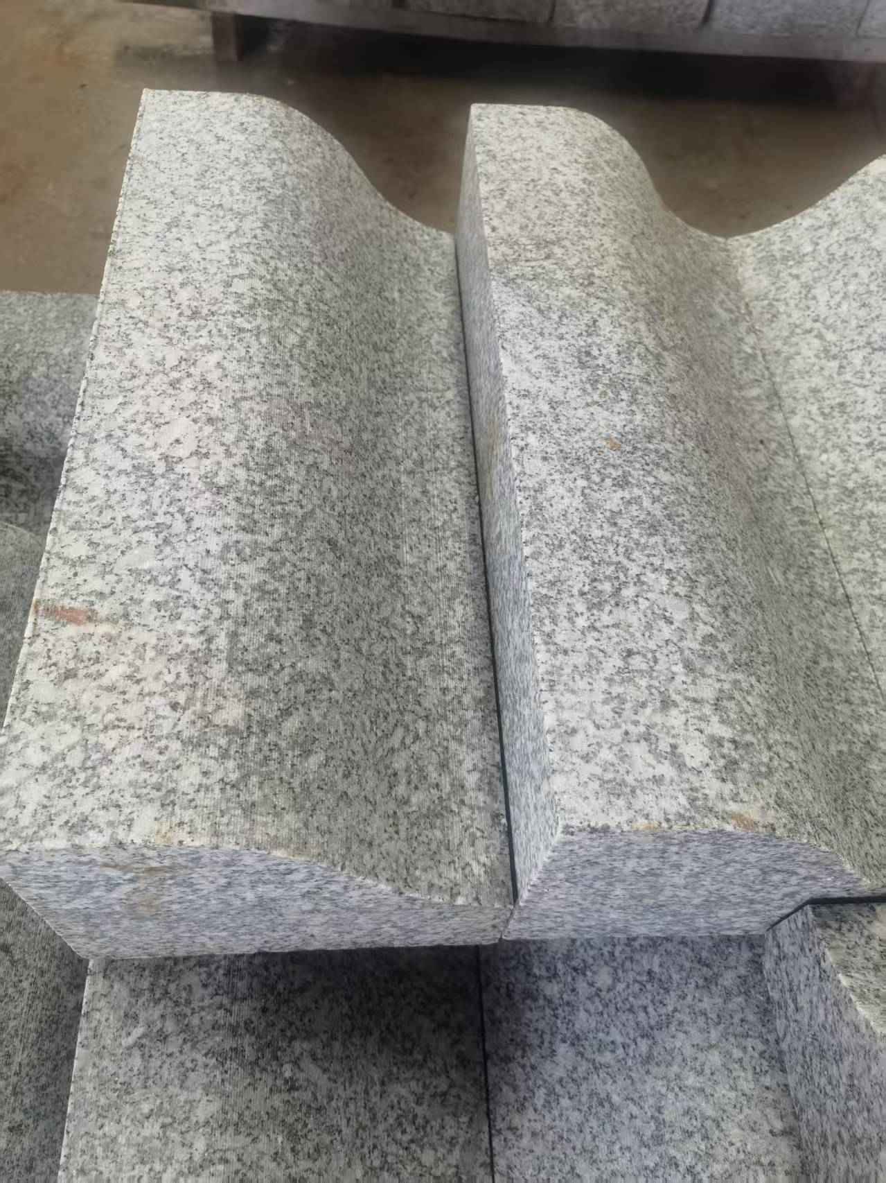 崇左芙蓉白S型拉丝面路沿石